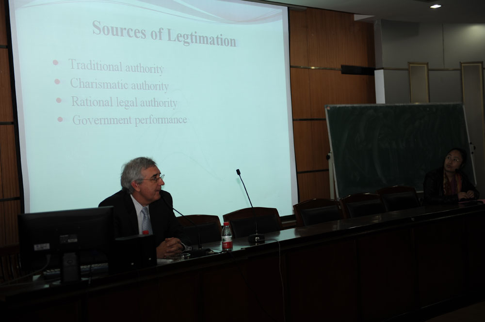 美国天普大学媒体与传播公司经理 Jacobson解读沟通行为在公共决策接纳程度中的作用