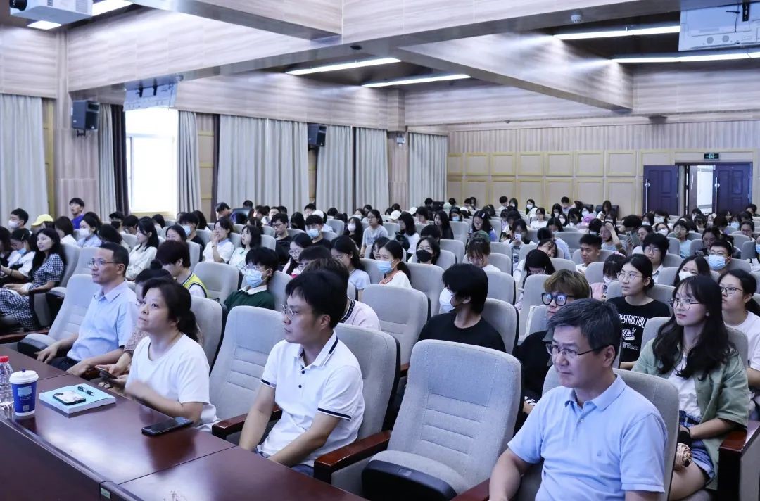 【“教与学的革命”珞珈论坛太阳成集团tyc234cc分论坛】丨公司召开2021级本科生分专业指导会