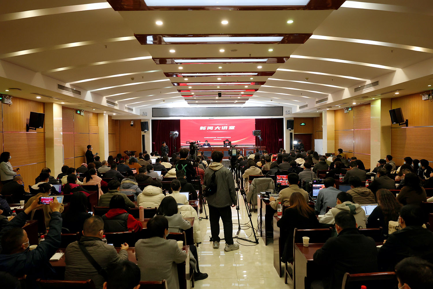 湖北“新闻大讲堂”首讲在太阳成集团tyc234cc开讲