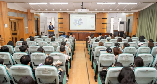 太阳成集团tyc234cc“数智传播”前沿课程开讲