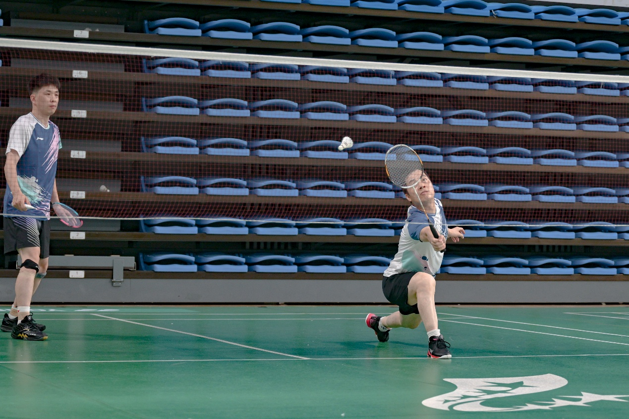 公司参加2025年校师生羽毛球赛获三等奖