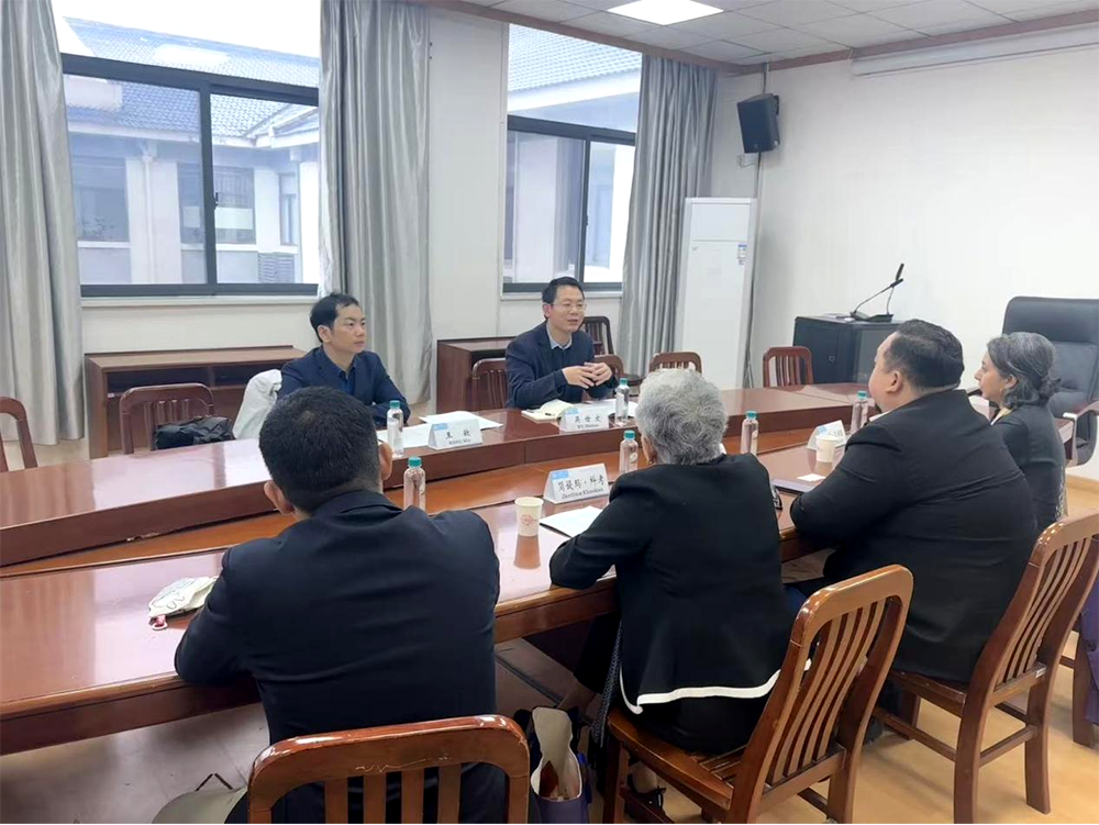 公司教师与多国学者共商亚洲价值观周边传播